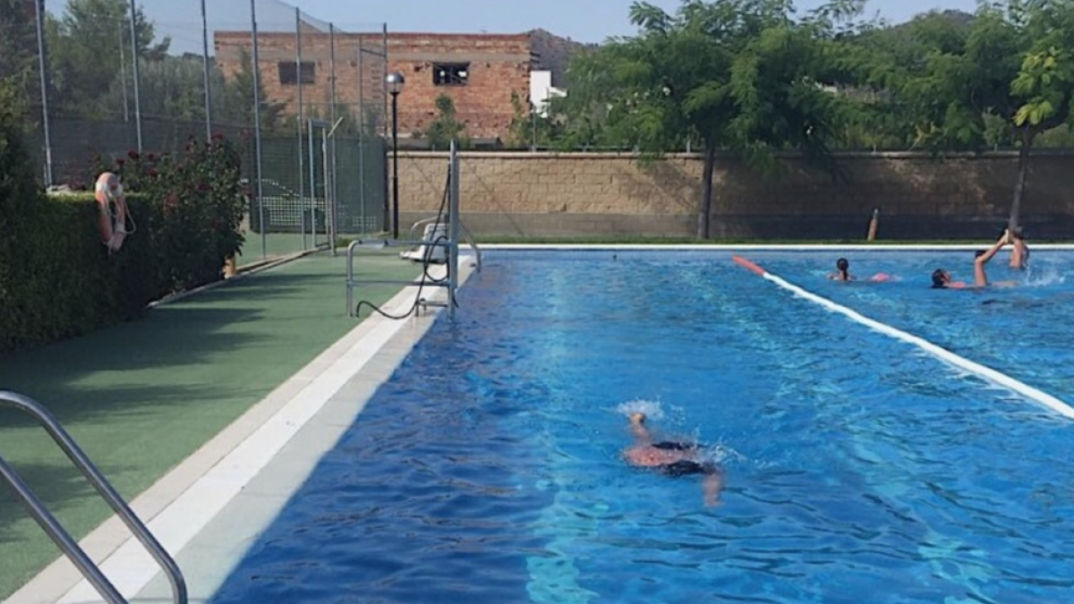 Riba-roja d'Ebre tiene que cerrar la piscina municipal por «reiterados episodios de defecación»