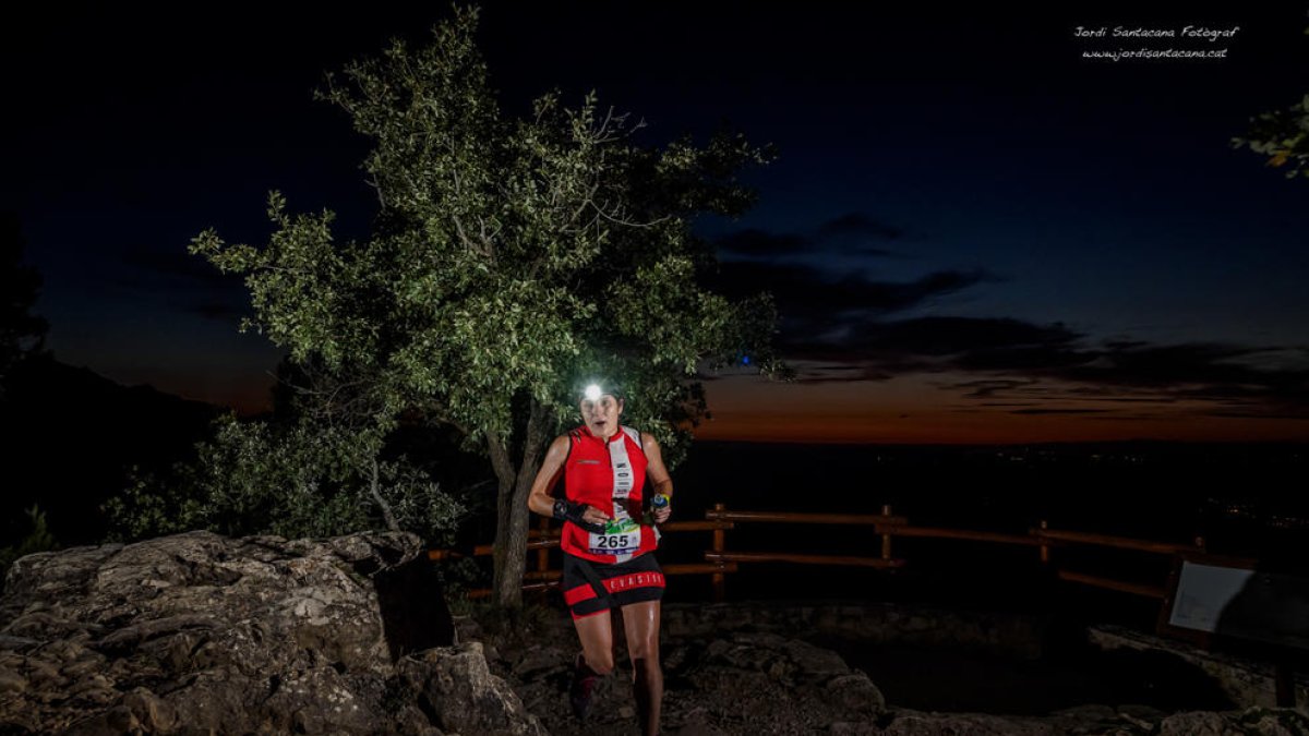 Rose Yoann y M. Euguenia Munte se llevan la carrera nocturna de Poblet-Prades