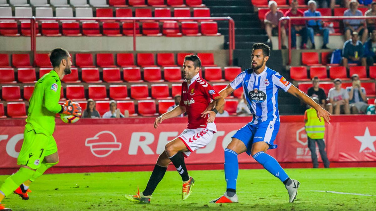 Un Nàstic que físicamente no llega