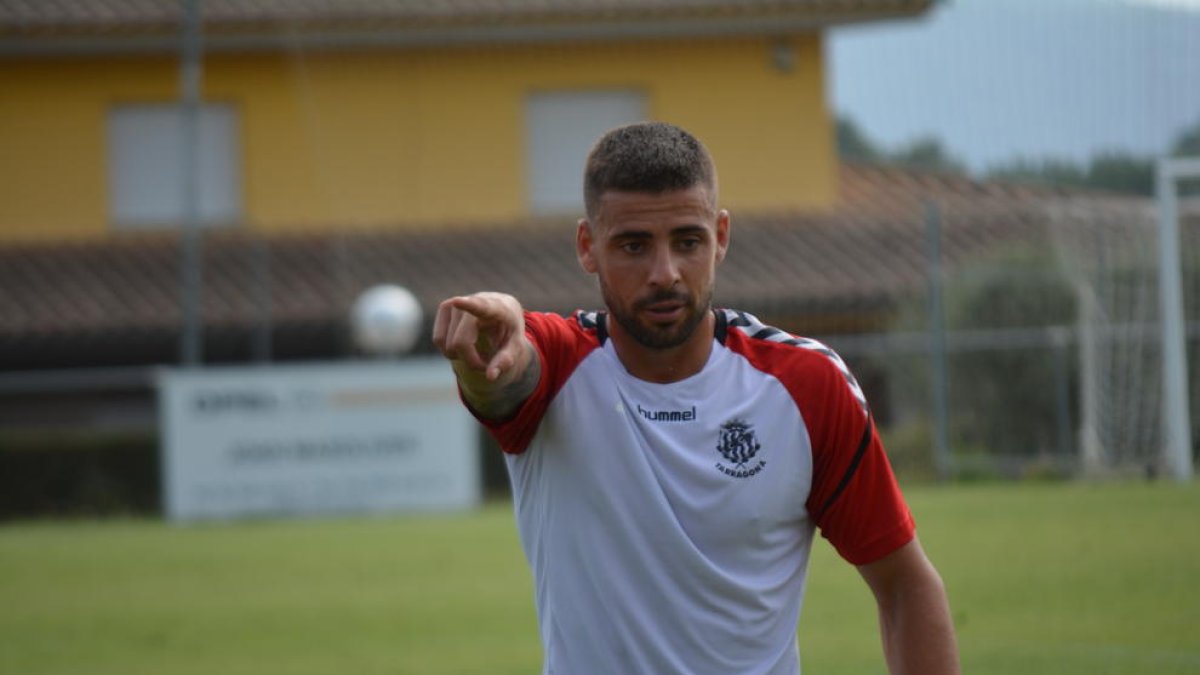 El Nàstic cerrará la plantilla con un medio centro que pueda jugar de central