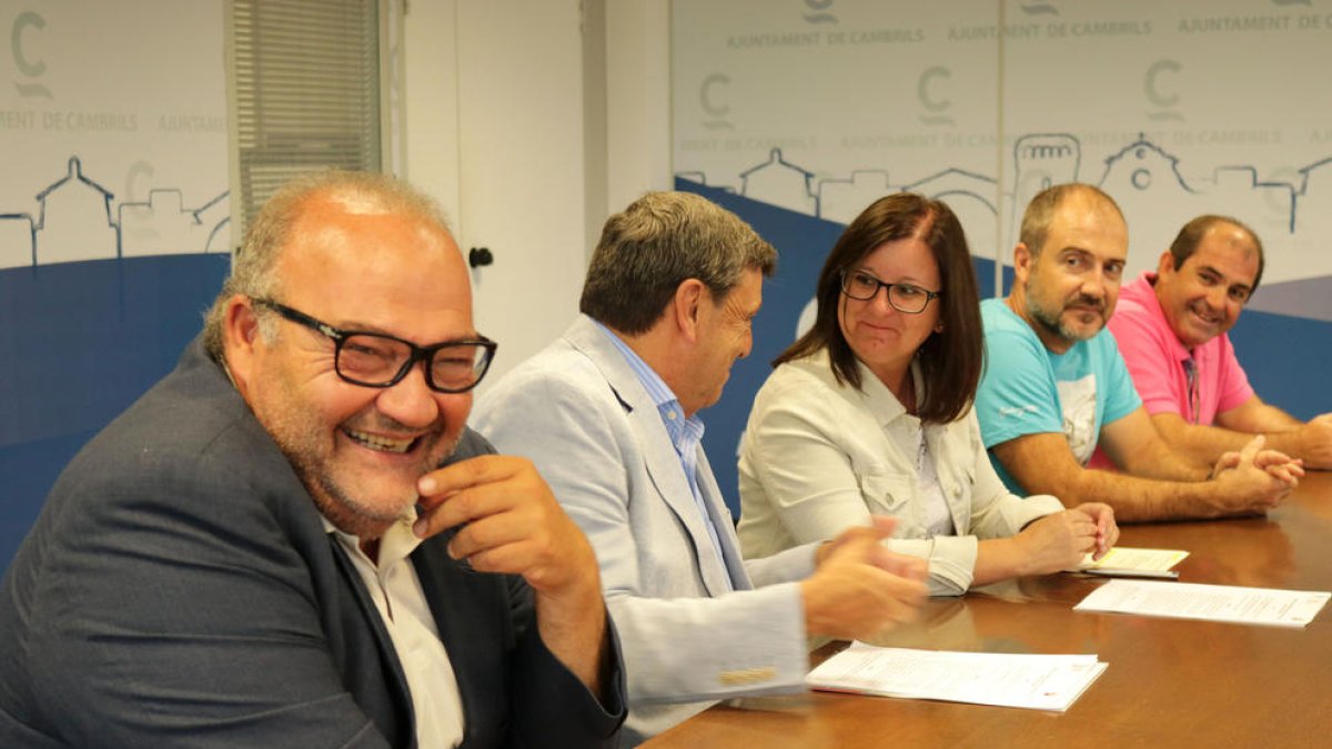 Cambrils i el Reus Deportiu signen un conveni per a la utilització del camp municipal