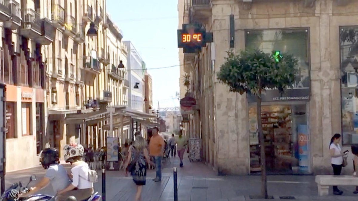 Protección Civil activa la alerta del Procicat por la ola de calor que afecta a Cataluña