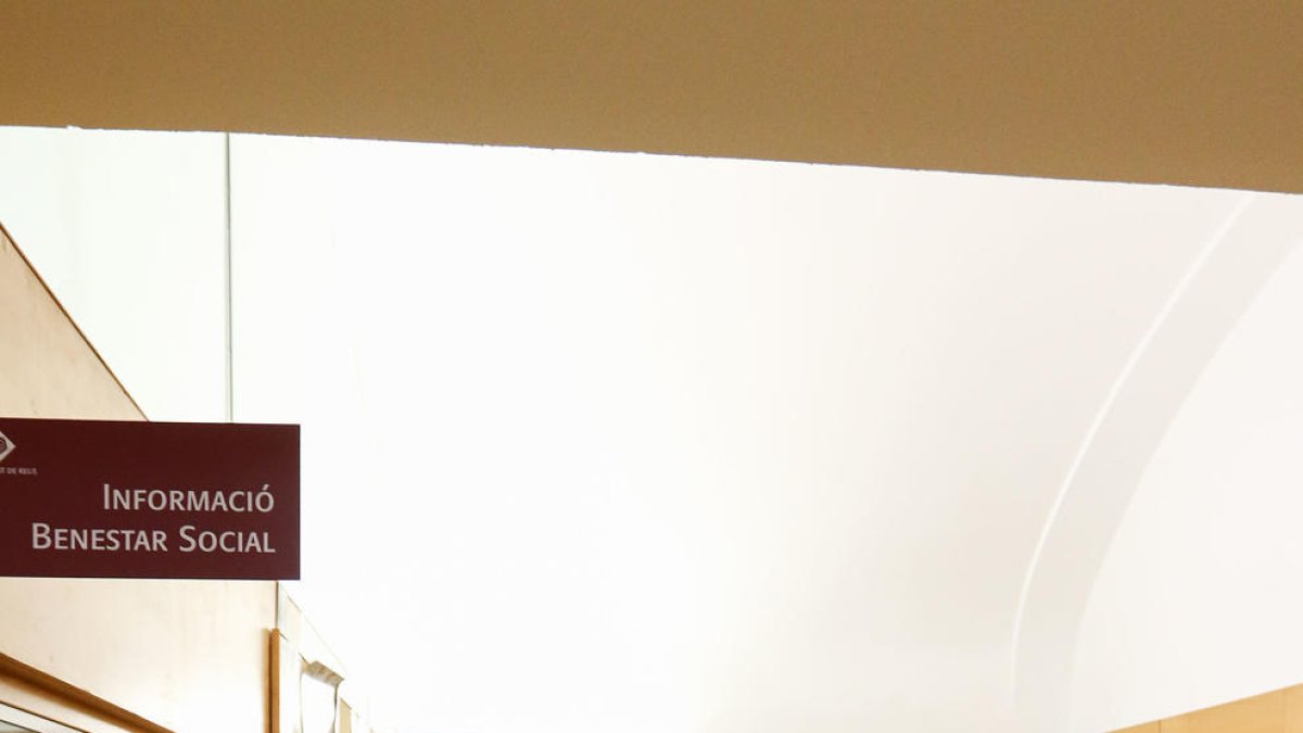 Reclamen aturar el desnonament d'una dona d'un pis ocupat al centre de Reus