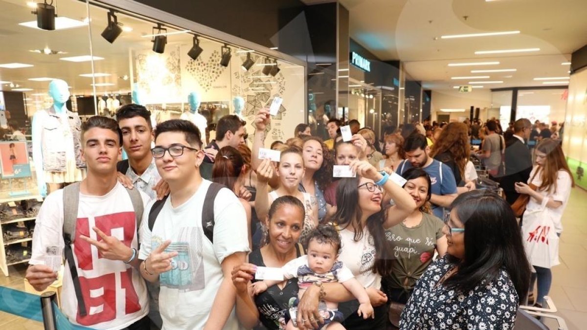 Agotados los tickets para conseguir una taza de 'Chip' en el nuevo Primark de Tarragona