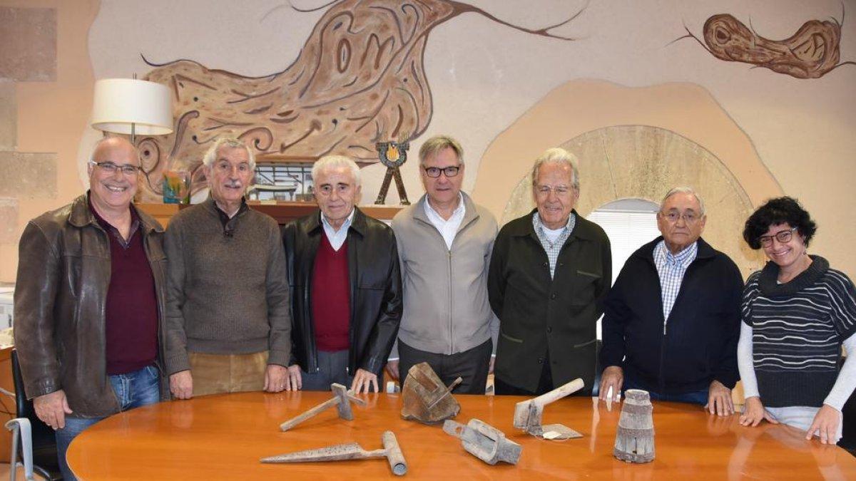 Unas colecciones de herramientas que reflejan la importancia del oficio de tonelero en Torredembarra