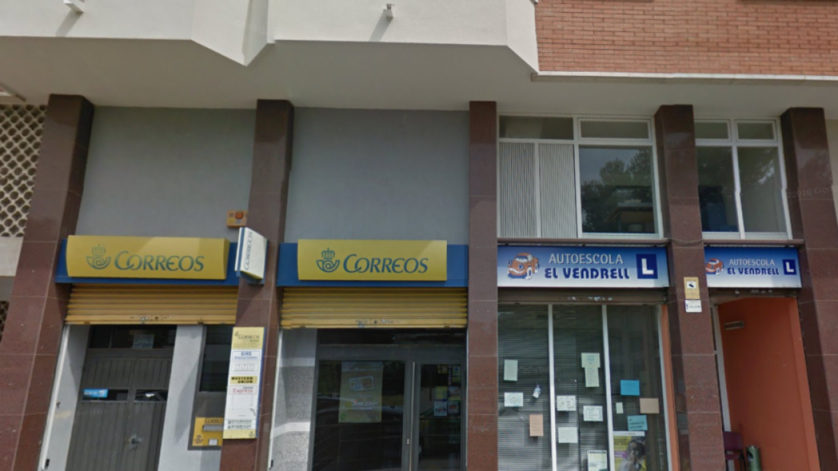 Un any de presó per l'excarter de Coma-ruga que es va endur a casa més de 500 cartes