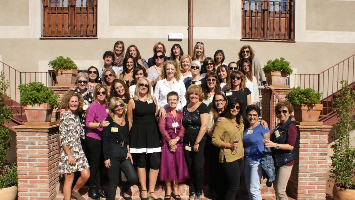 Exalumnas de Les Teresianes nacidas el 1966 celebran su 50 aniversario