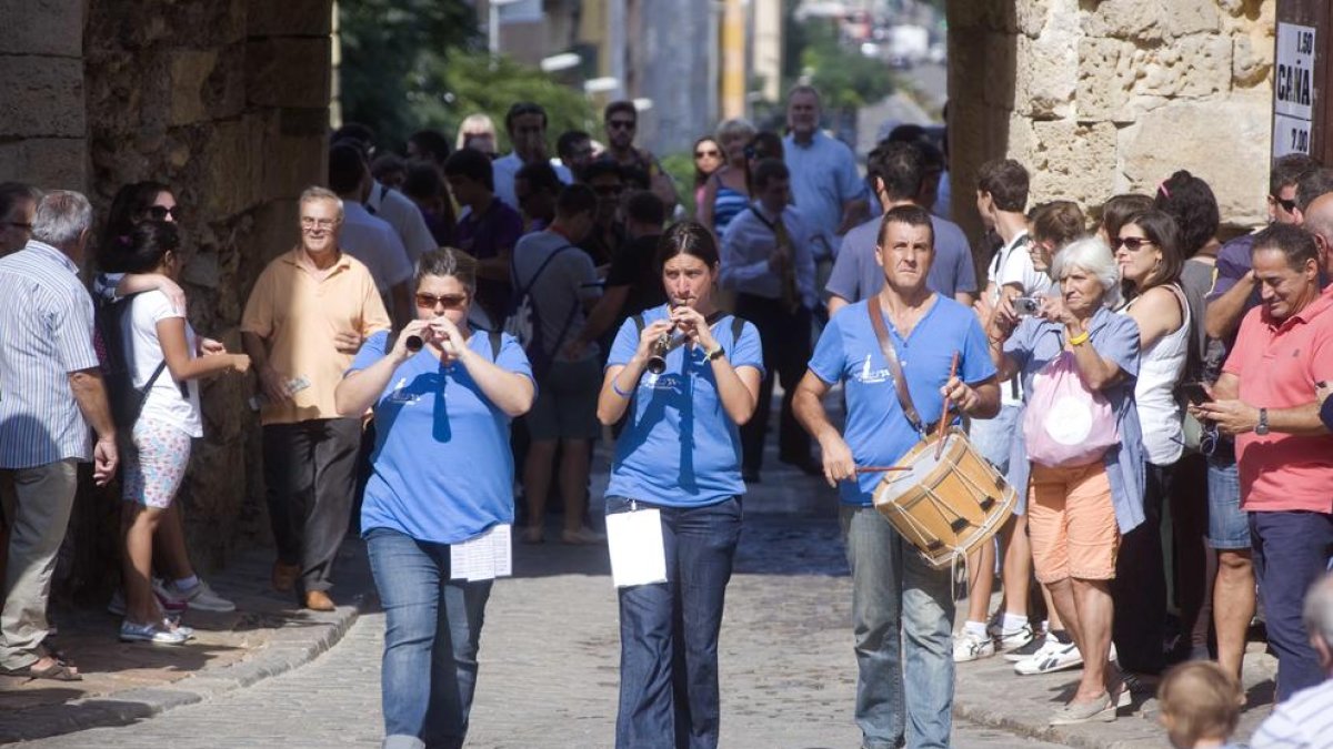 Els instruments tradicionals llueixen amb l'Entrada de Músics del Seguici