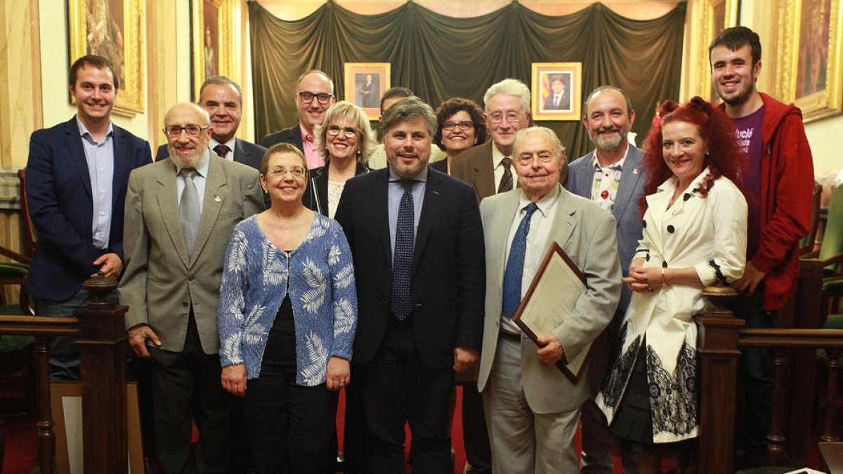 Valls reconeix a sis personalitats del municipi