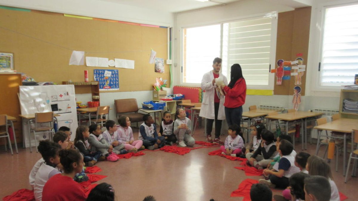 Les tres Cases d'Oficis d'actuacions socials continuaran en actiu el 2017