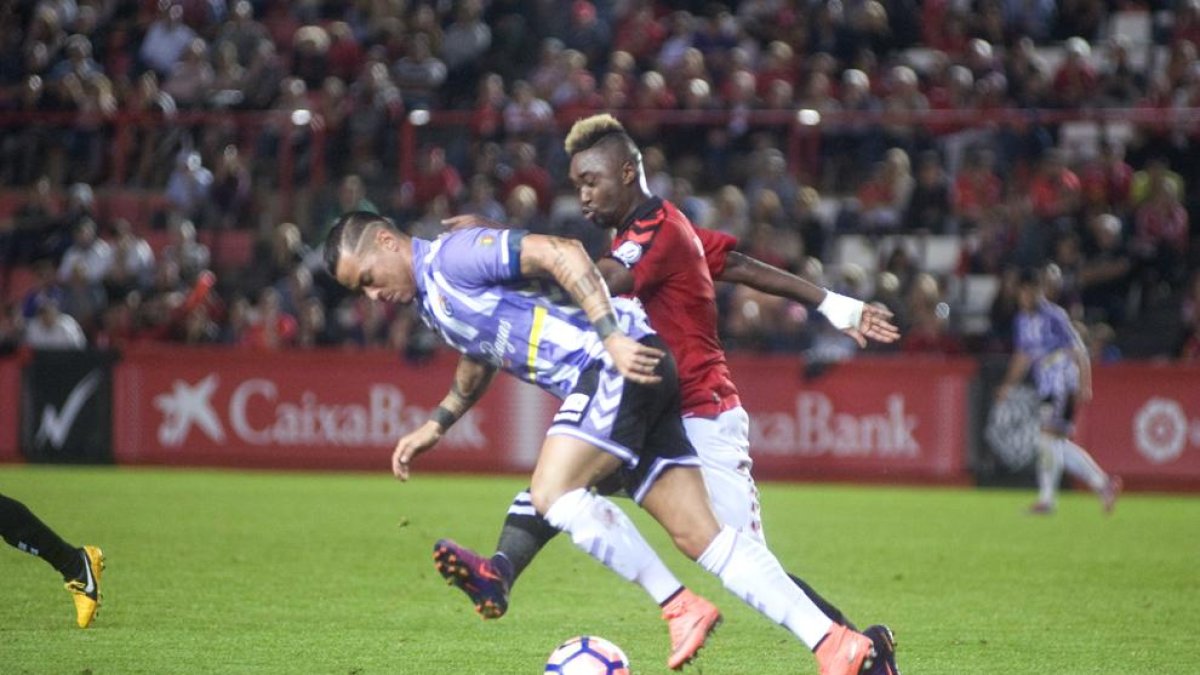 Madinda sufre una contusión en la rodilla y es duda para el domingo