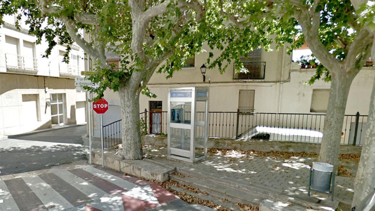 Cap operador vol renovar el servei de les cabines telefòniques