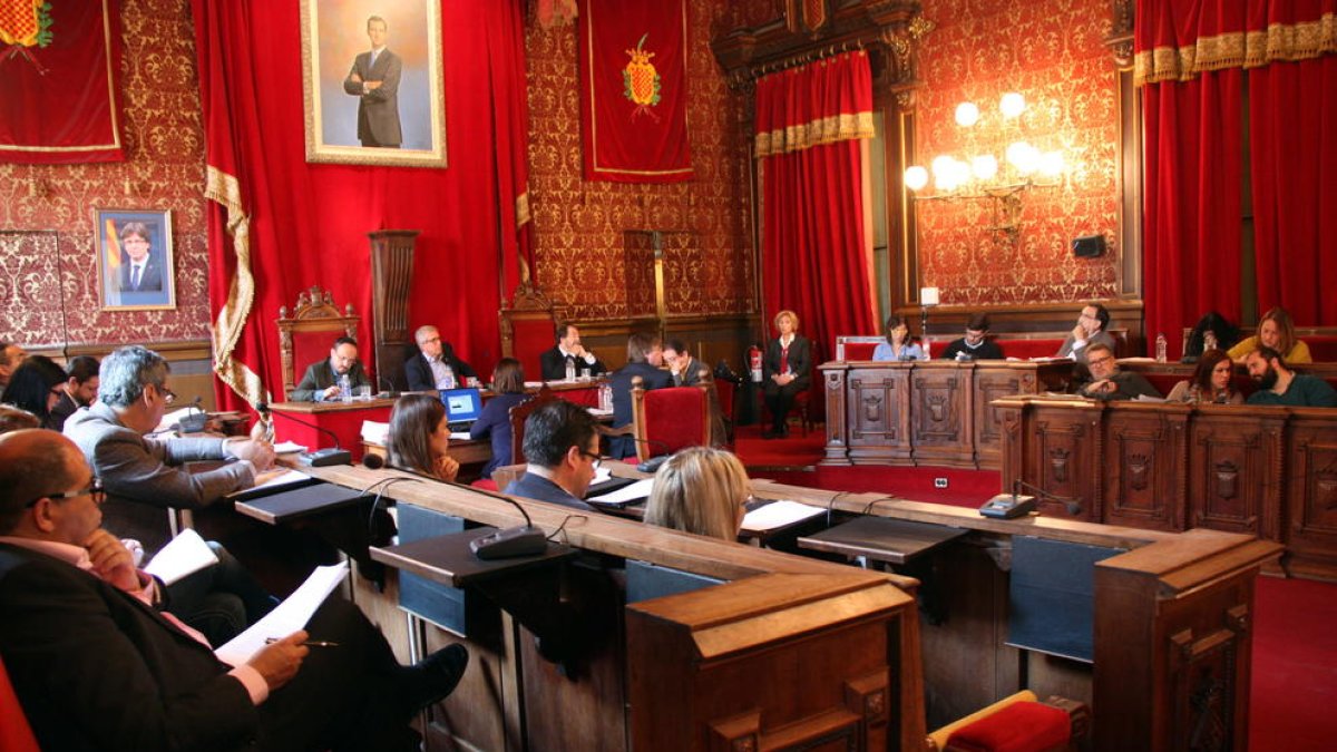 renuncia, comisión, Josep Fèlix Ballesteros, lleno, consulta, Juegos Mediterráneos, oposición, moción, seguimiento, alcalde