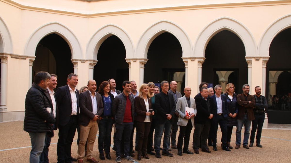 La AMI quiere que los cargos electos municipales trabajen el 6 de diciembre