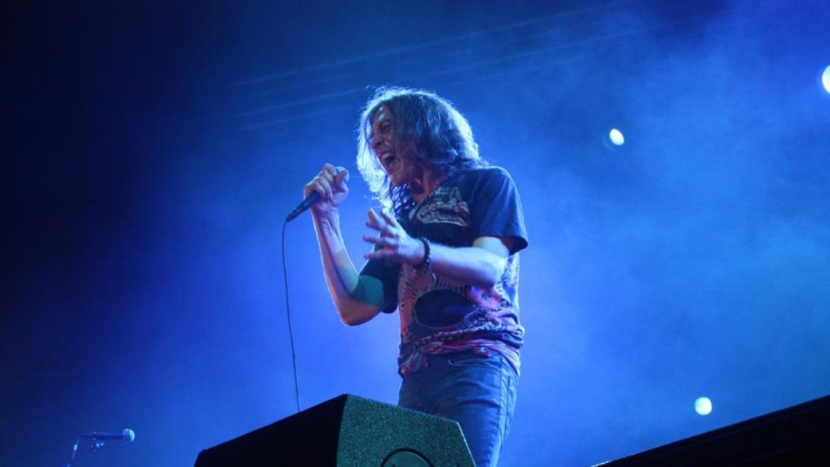 Imagen de Gerard Quintana durante un concierto de los Sopa de Cabra.