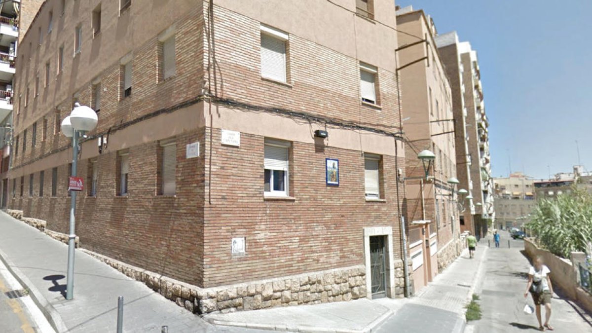 Un joven resulta herido crítico después de ser agredido con un arma blanca en una pelea en Tarragona