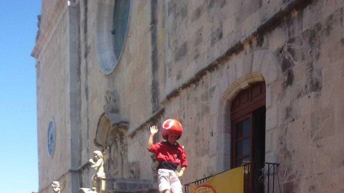 Els Nens del Vendrell estrenen dos castells per la diada de Santa Anna