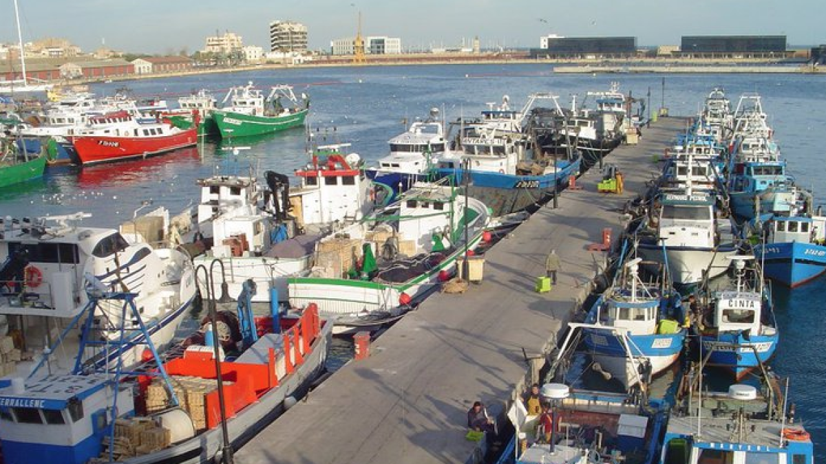 Les flotes d'arrossegament de tota la província de vacances forçades durant el mes de juny