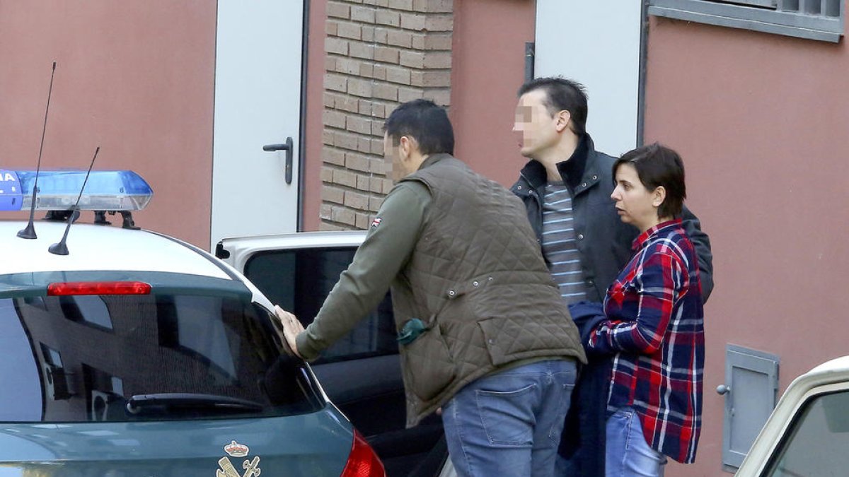 En la prisión la mujer que acusó a la expareja de haberle puesto pegamento en la vagina