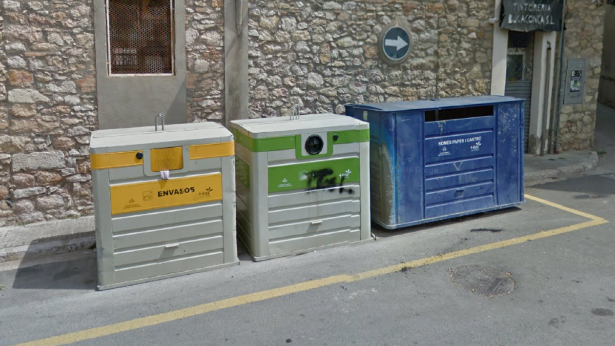 Queman dos contenedores en Alcover y Montblanc