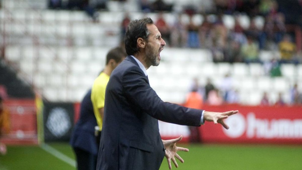Vicente Moreno, sobre Rharsalla: «No vull jugadors que no estiguin compromesos, que no sumin i que no estiguin implicats»