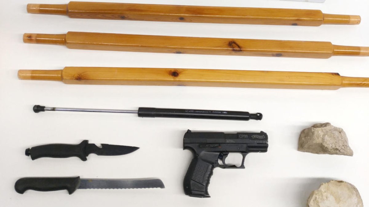 Una alerta vecinal permite detener a cinco individuos armados en la Part Baixa de Tarragona