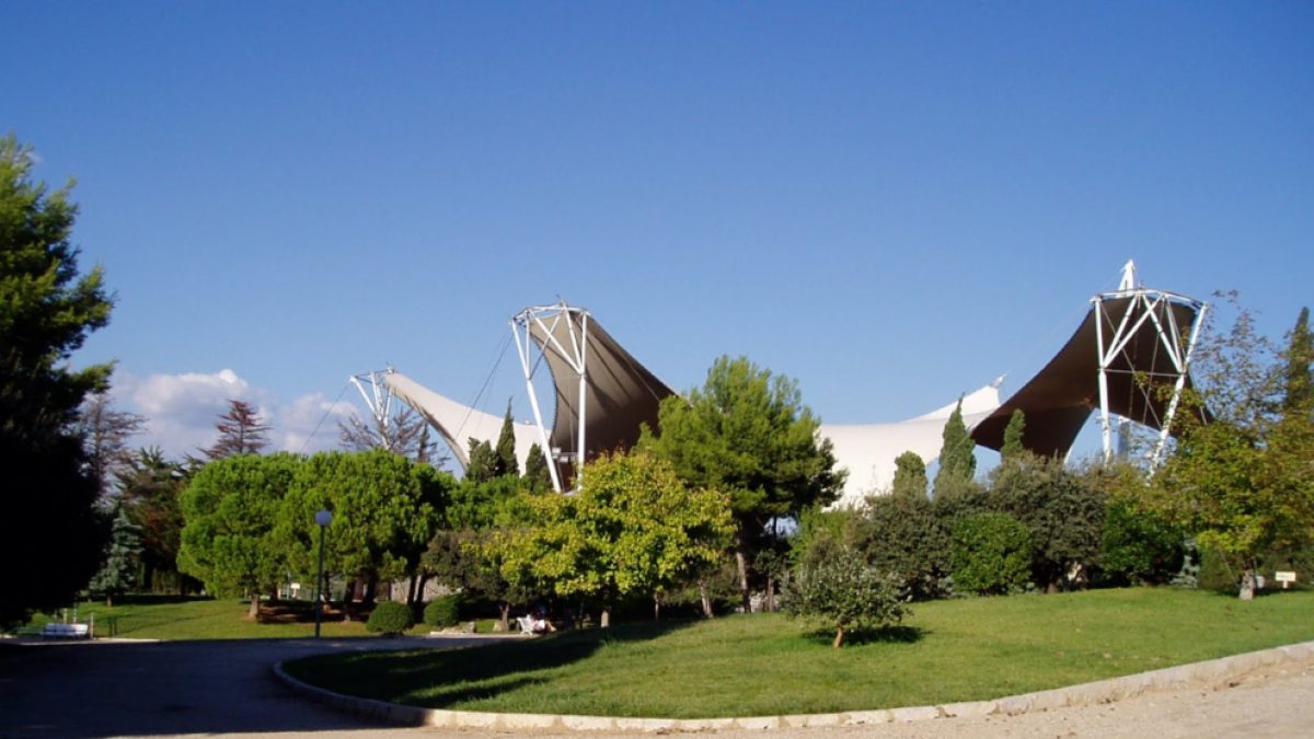 Detienen a un hombre por morder a un agente en un concierto de Santa Tecla