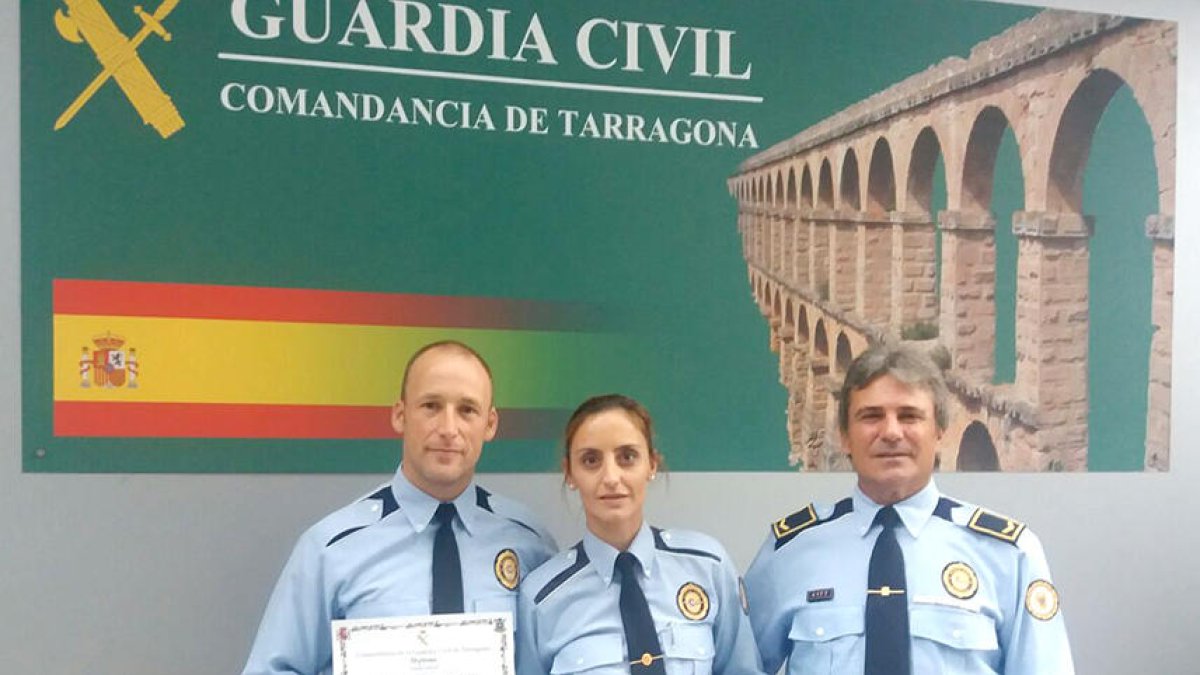 La Guàrdia Civil a Tarragona distingeix a tres agents i un comandament de la Policia Local de Cambrils