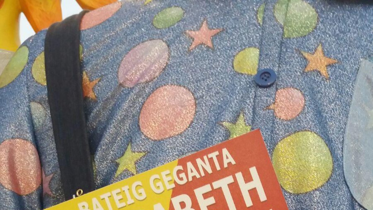 La Escuela Elisabeth presenta a su giganta