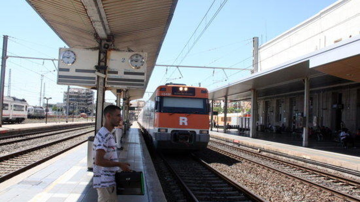 Els darrers ajustaments horaris a l'R16 i l'R15 incrementen la puntualitat fins al 90% i 80%