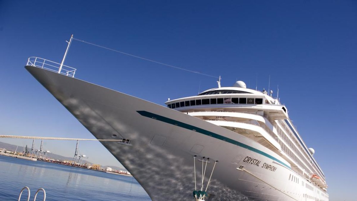 Un creuer de luxe atracarà al Port amb prop d'un miler de passatgers