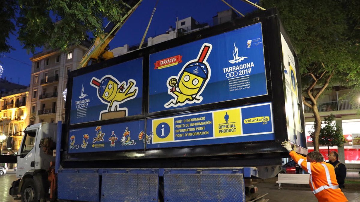 La Rambla Nova, más vacía sin la tienda oficial de Tarragona 2017