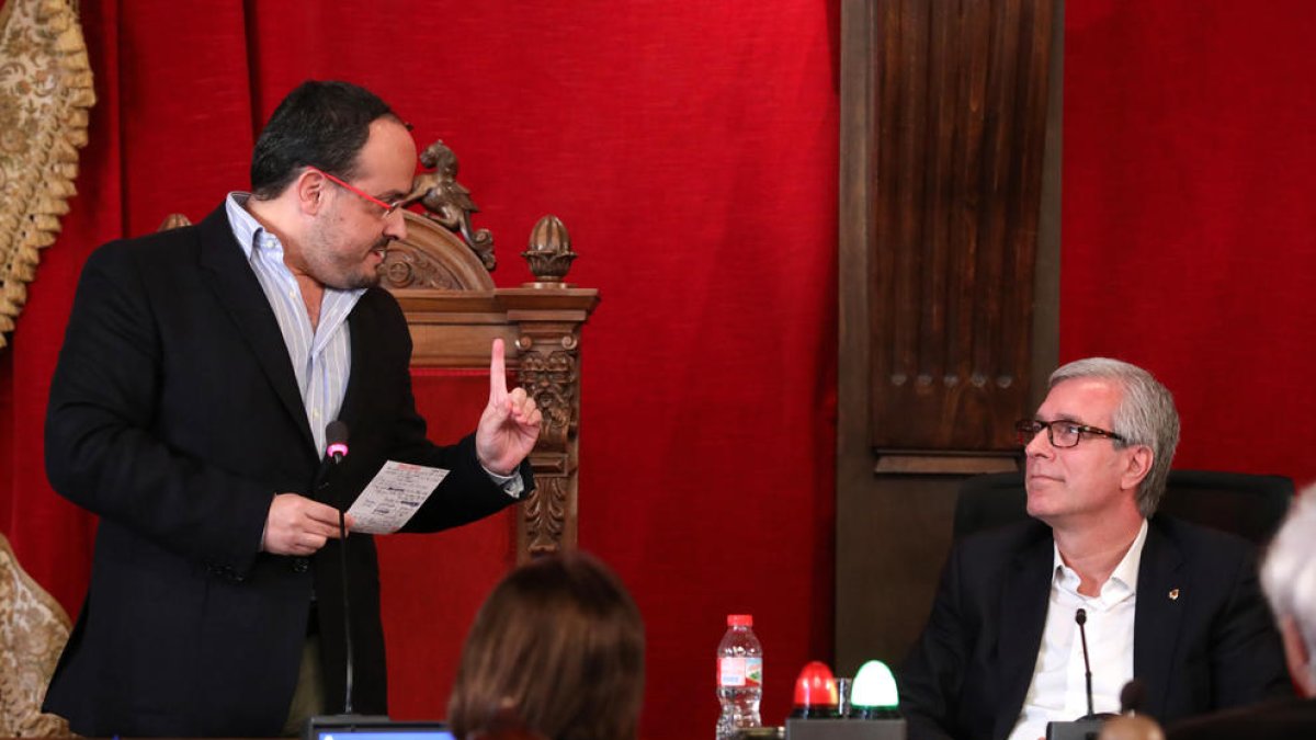 Fernández en Ballesteros: «Pasarás a la historia como un buen alcalde»