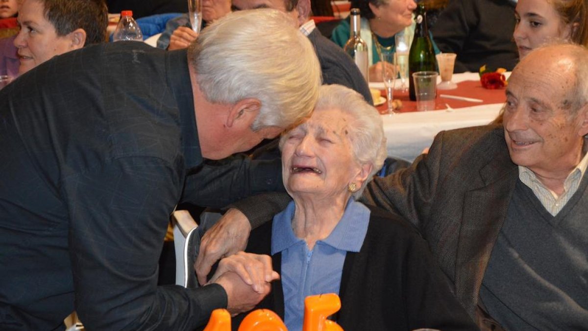 Cornudella ret un homenatge a la gent gran