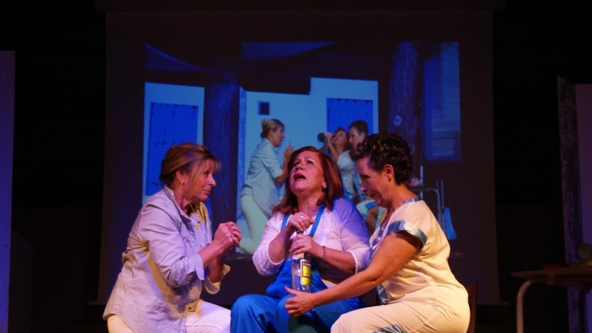 Un Mamma Mia solidari reuneix a més de 400 persones per lluitar contra el càncer de mama