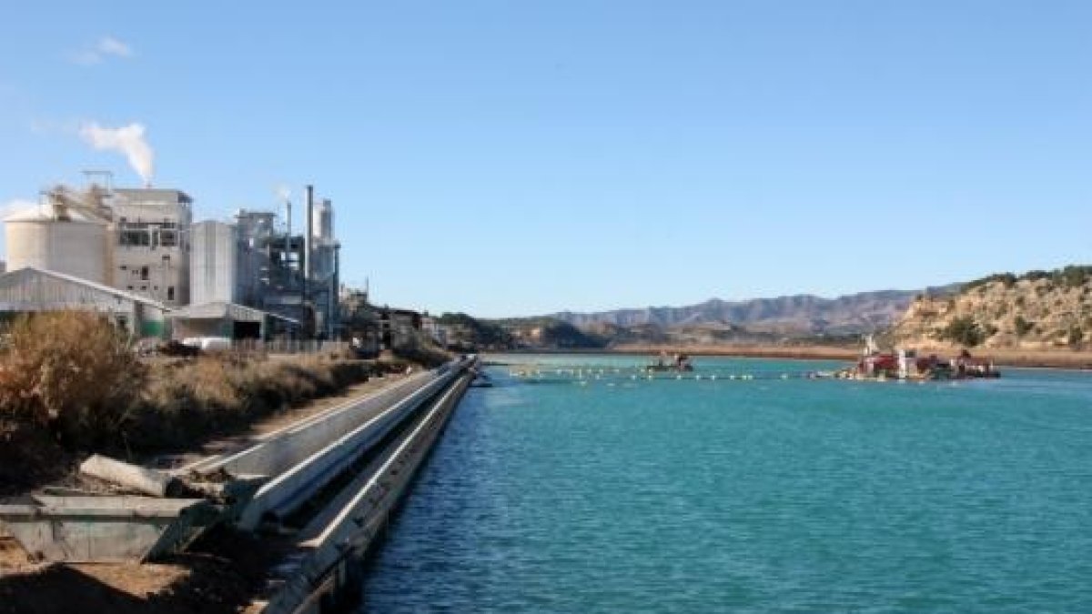 Flix identifica cinco nuevos posibles puntos contaminados por Ercros