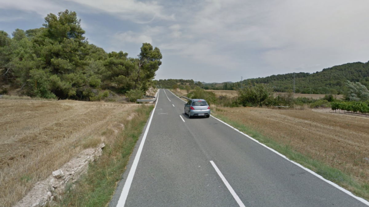 Un camió bolca a Serral sense causar ferits