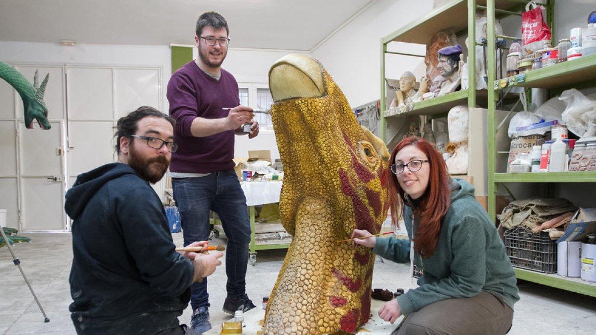 Dos restauradors reusencs són pares d'un dinosaure de 120 milions d'anys