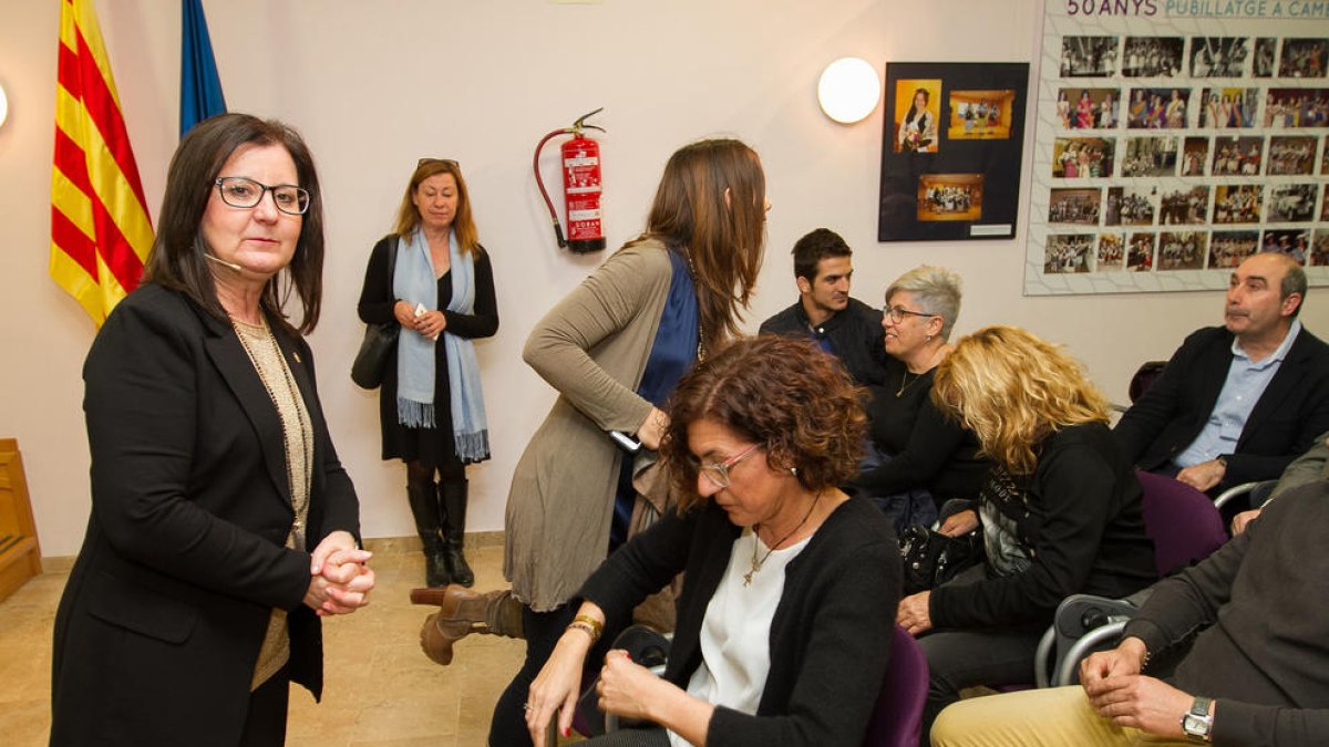 Mendoza: «Una no neix alcaldessa, s'hi fa al dia a dia, ben acompanyada»