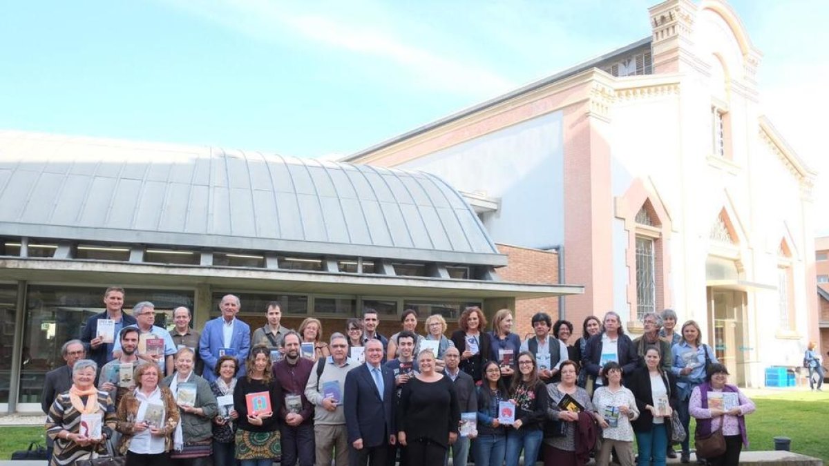 Trobada d'autors locals a la Biblioteca Central Xavier Amorós de Reus