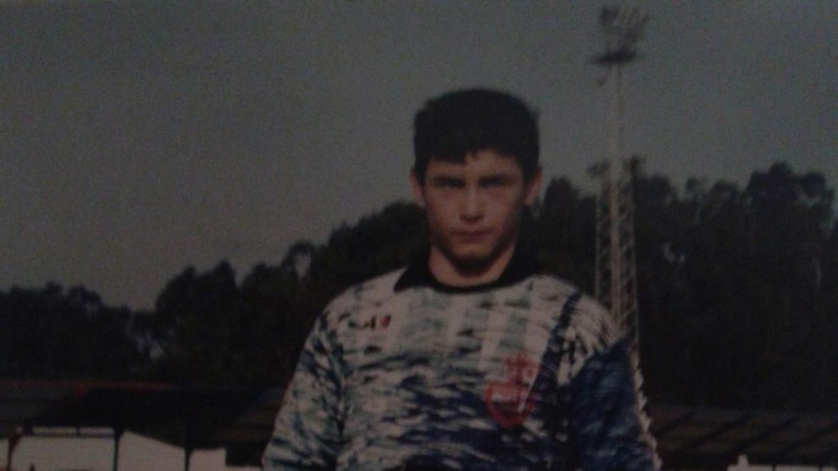 Quatre germans lligats a una pilota