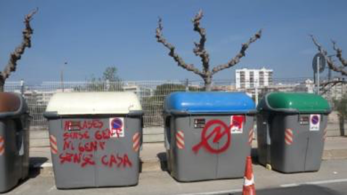 Lavado de cara a los contenedores de Torredembarra