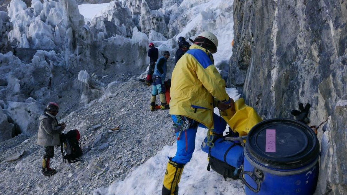 El fuerte viento impide culminar el nuevo intento de Cadiach de alcanzar el Broad Peak