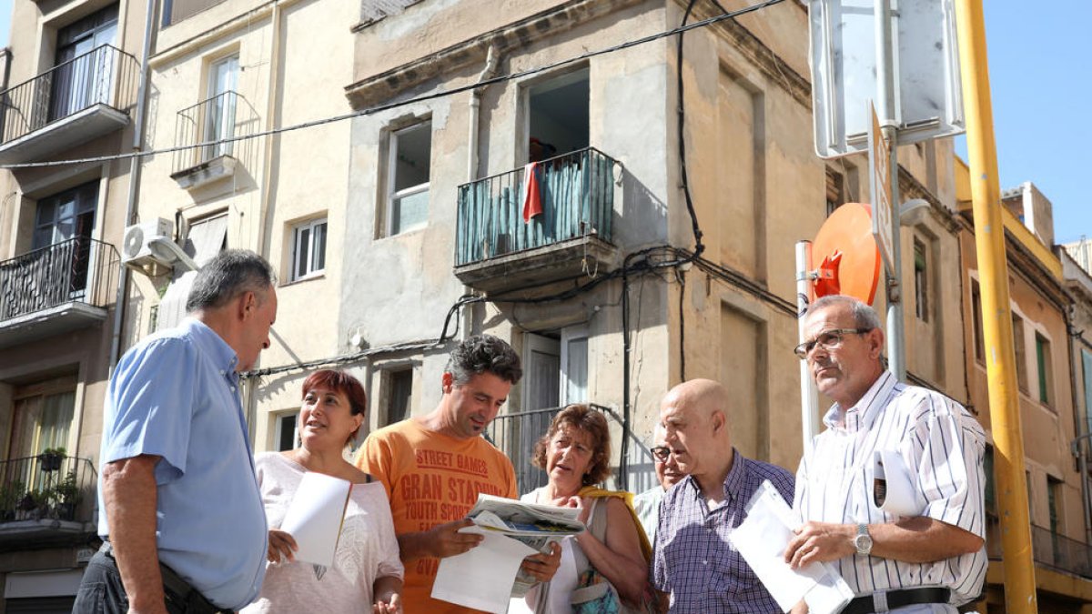 Vecinos denuncian la ocupación de un bloque «donde se vende droga» en el barrio del Carme