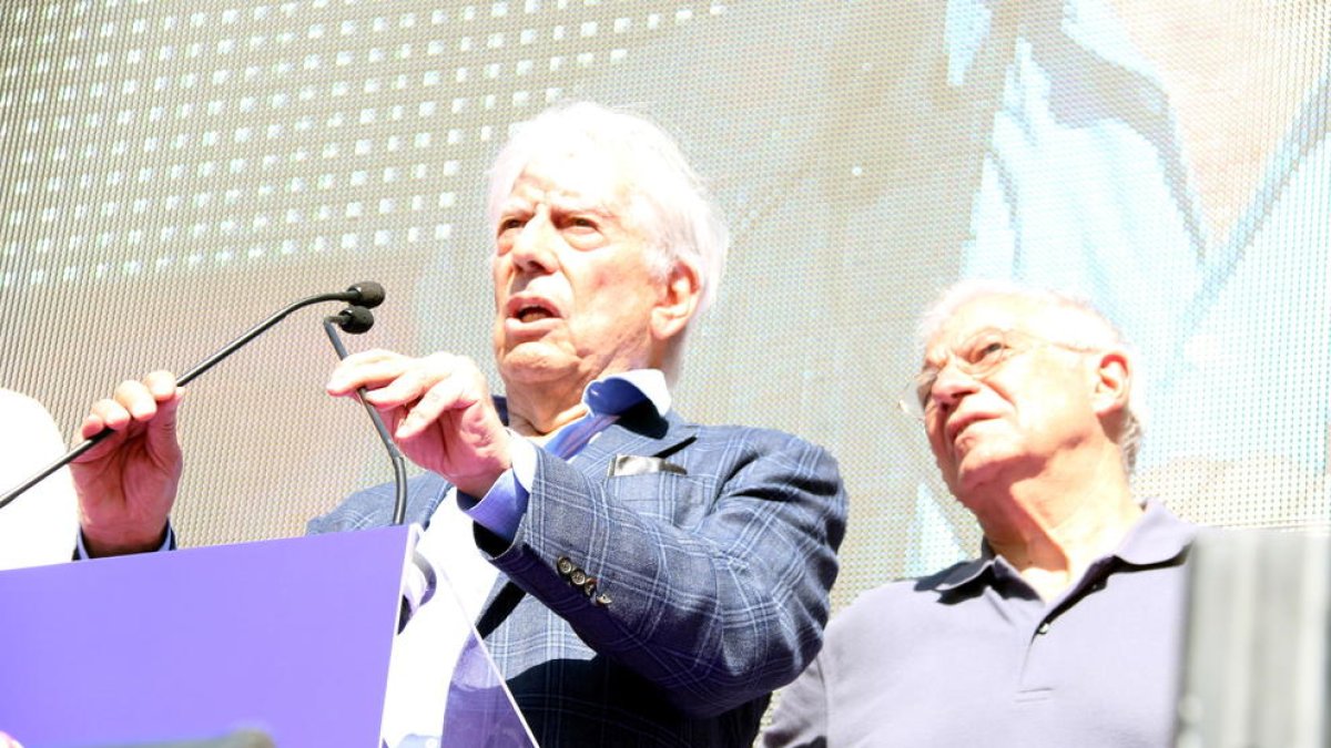 Mario Vargas Llosa: «El nacionalisme ha omplert la història de guerres, sang i cadàvers»