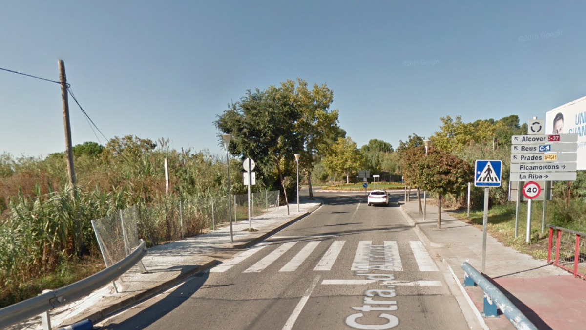 Dos heridos en una salida de vía de un turismo en Valls