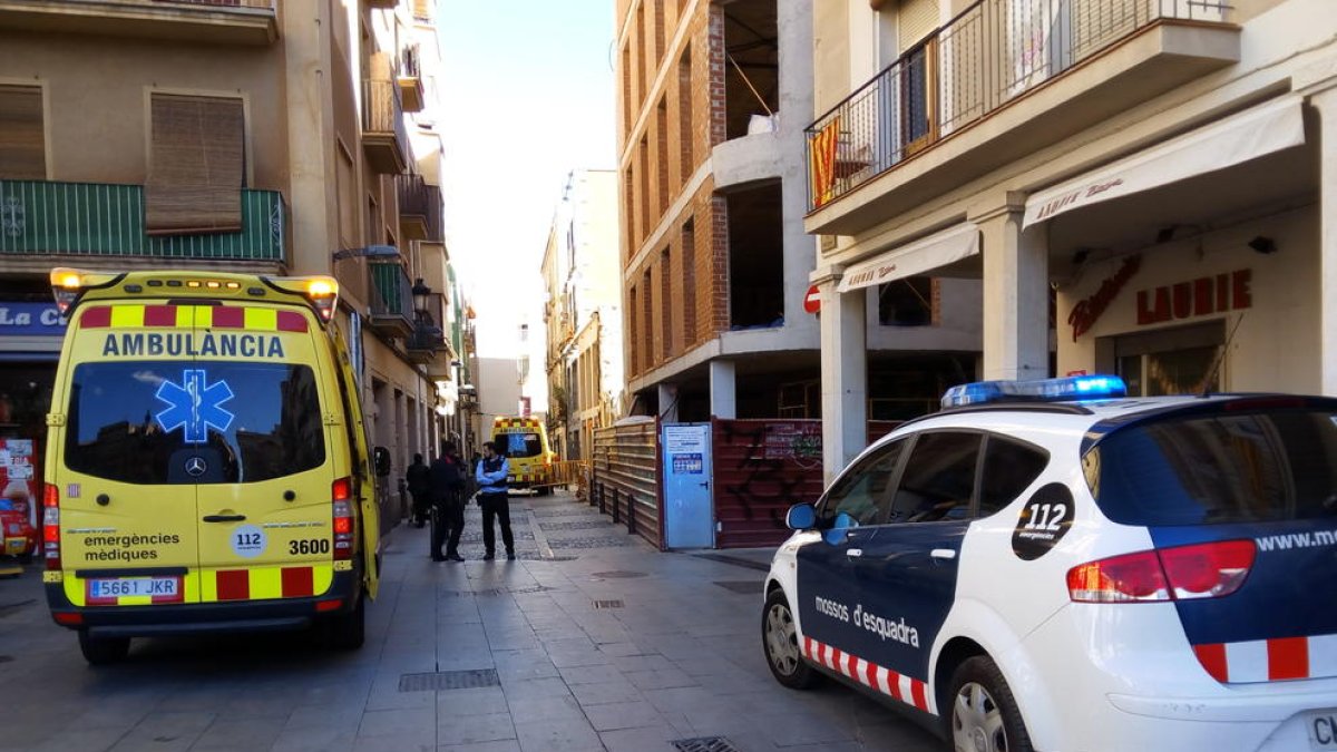 Un metge fora de servei salva la vida a una dona al Mercadal