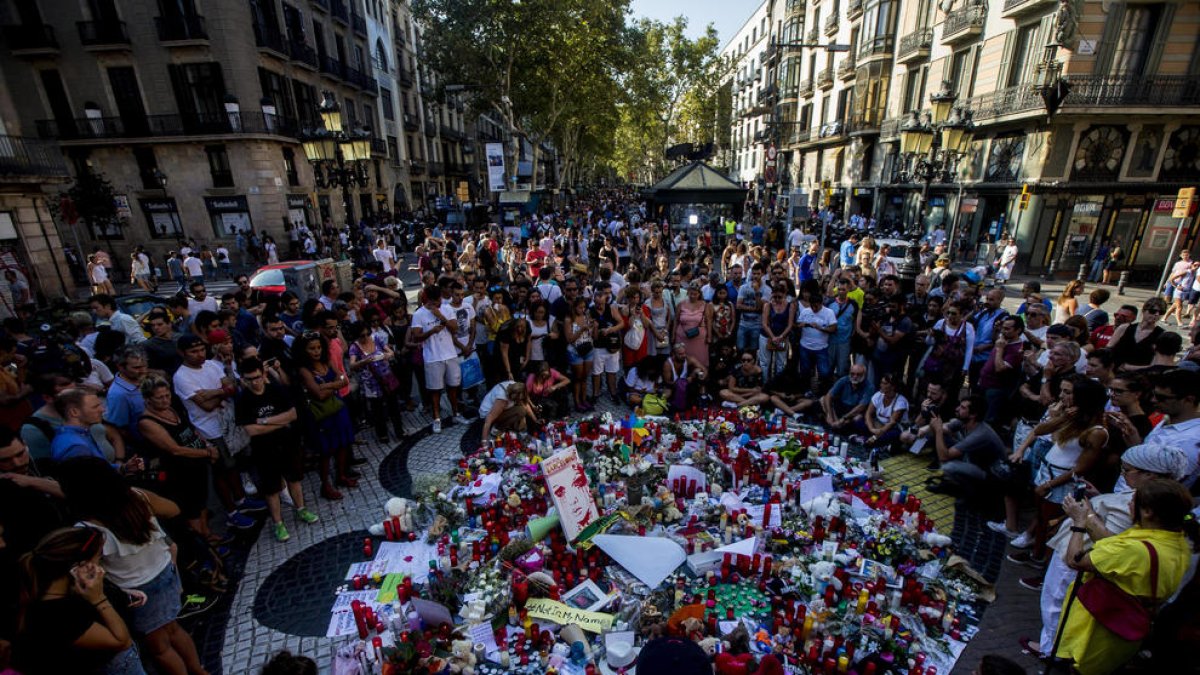 Resum dels atemptats a Cambrils i Barcelona