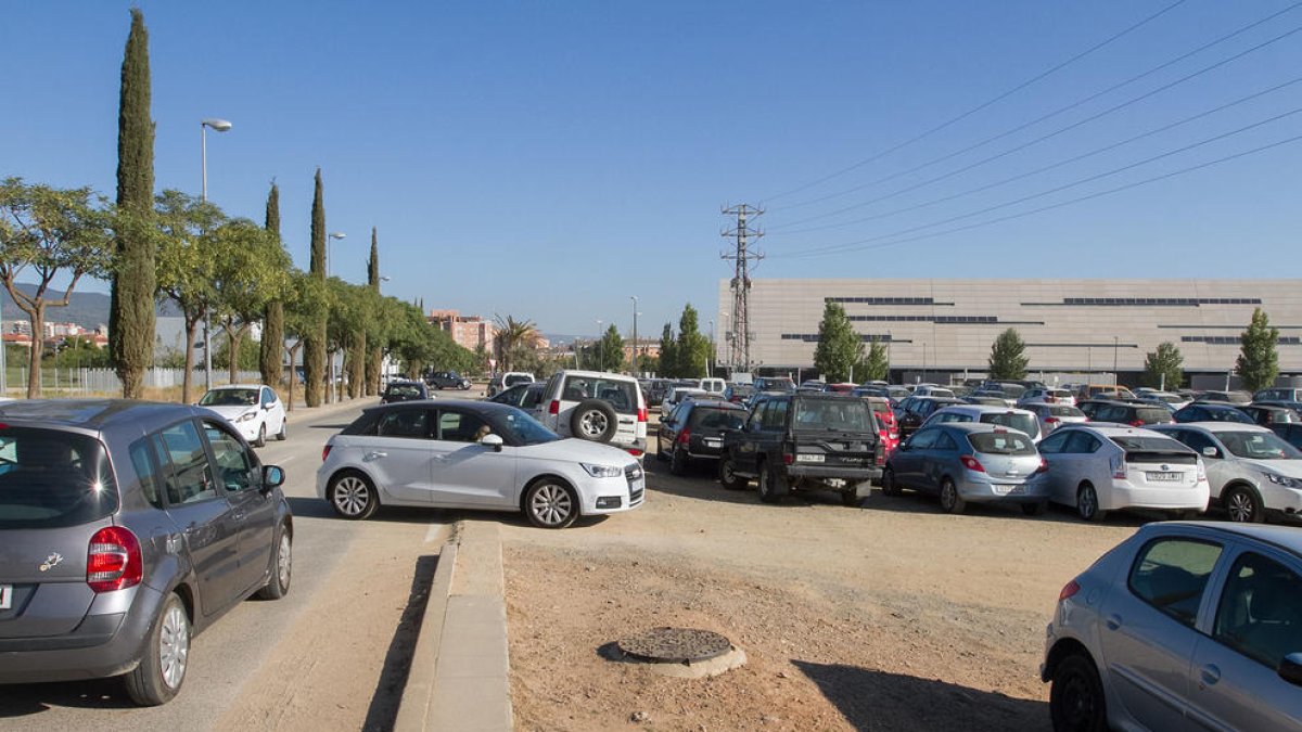 La zona blava de l'Hospital queda en punt mort pel rebuig de l'oposició