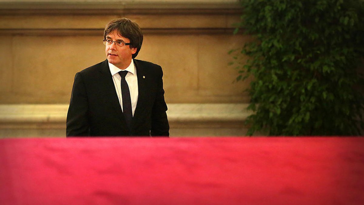 Puigdemont: «Pides diálogo y te responden poniendo el 155 sobre la mesa»
